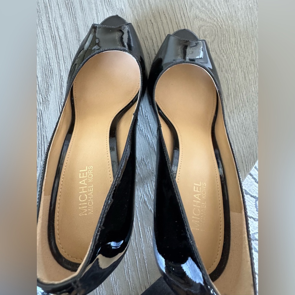 Michael Kors 4 Inch Stiletto Heels, Peep Toe, Black Patent Leather, Size 6.5 - Picture 9 of 9